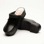 Saboti medicali cu talpa de lemn Leon B2, negru