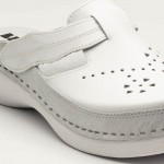 Saboti medicali Leon PU156, alb